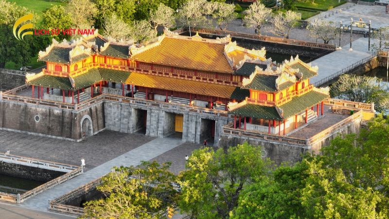 Các Lăng Tẩm Triều Nguyễn: Tuyệt Tác Kiến Trúc & Văn Hóa Việt 3 gia-tri-kien-truc-van-hoa-va-du-lich-cua-cac-lang-tam-trieu-nguyen