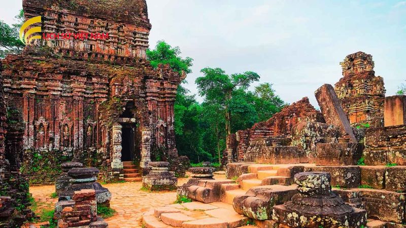 Thánh Địa Mỹ Sơn Ở Đâu: Khám Phá Tọa Độ Linh Thiêng 4 gia-tri-van-hoa-tam-linh-va-kien-truc-cua-thanh-dia-my-son