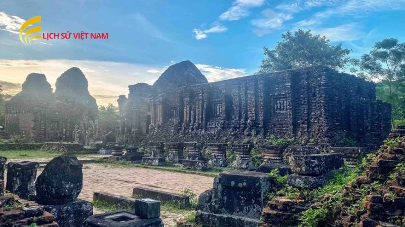 Thánh Địa Mỹ Sơn Ở Đâu: Khám Phá Tọa Độ Linh Thiêng 2 lich-su-hinh-thanh-va-phat-trien-cua-thanh-dia-my-son