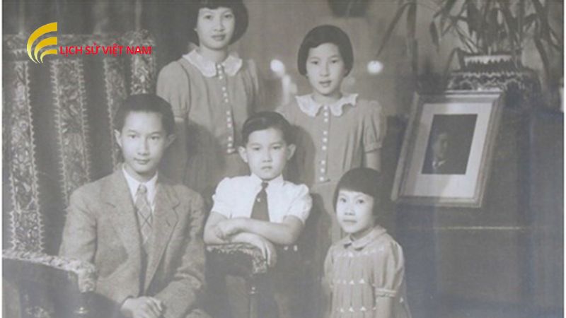 Thái Tử Bảo Long: Cuộc Đời và Di Sản Hoàng Gia Cuối Cùng 3 qua-doi-cua-thai-tu-bao-long-hoi-ket-cho-mot-chuong-lich-su