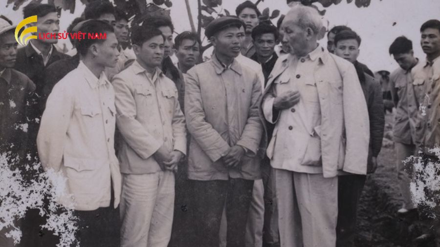 Tiểu Sử Hồ Chí Minh Tóm Tắt: Cuộc Đời Và Sự Nghiệp Vĩ Đại 3 tam-guong-dao-duc-ho-chi-minh-chuan-muc-cho-moi-the-he